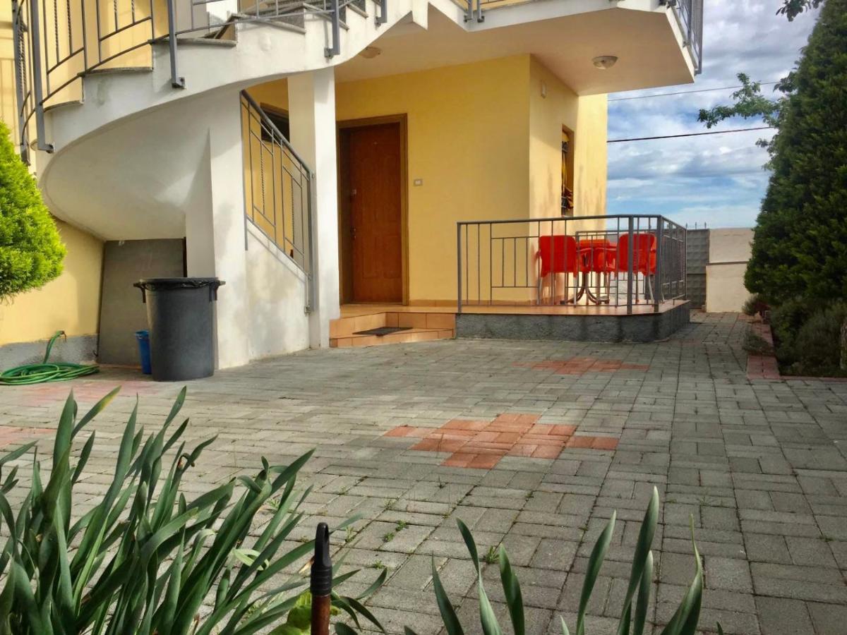Velipojë Shyqi Apartments מראה חיצוני תמונה